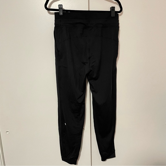 Lululemon Throwback Base Runner High-rise Jogger in Black - Picture 10 of 11